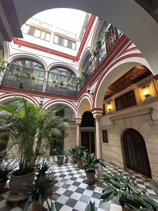 Apartamento Patio Sevillano Frente Catedral Sevilha Exterior foto
